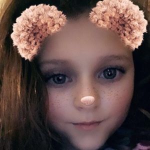 Meet your Posher, Mia